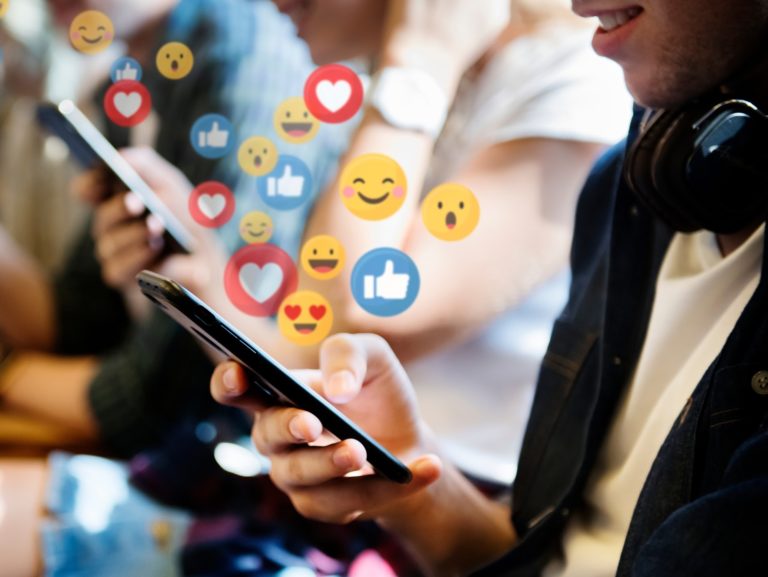 What Social Media Does to Your Brain NeuroGrow